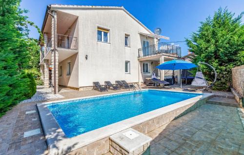 Stunning Home In Peruski