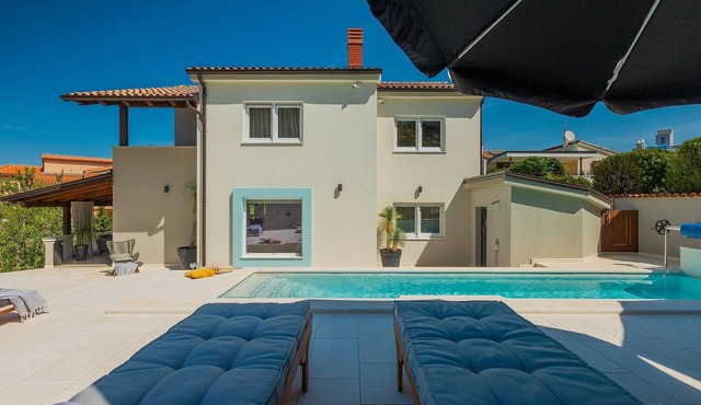 Stunning home in Pula