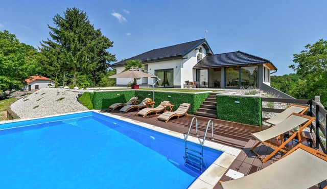 Stunning home in Vinica Breg