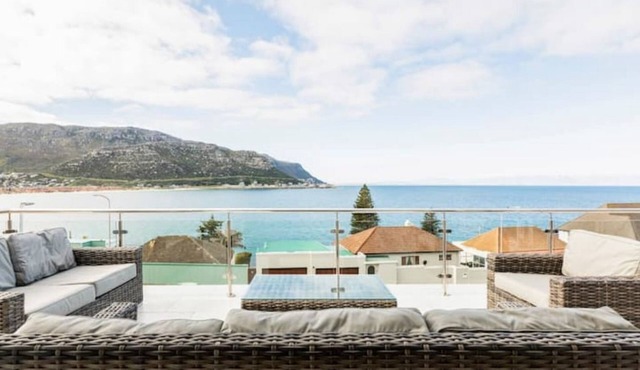 Stunning Ocean-Views Modern Penthouse with garage.