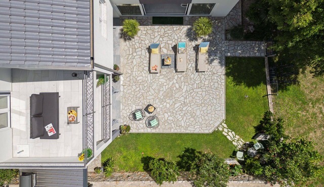 Stunning private villa for 8 guests with private pool, WIFI, A/C, TV and terrace