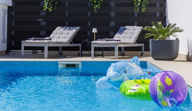 Stunning villa for 6 people with A/C, WIFI, private pool, TV, terrace and panoramic view