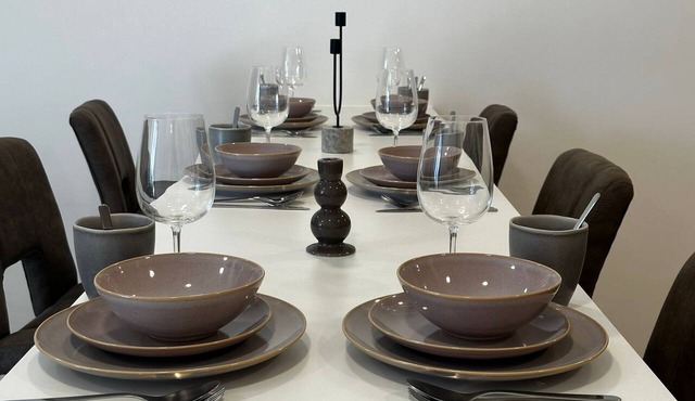 Stylish 3BR Apt in Central Ghent