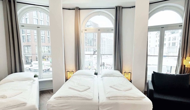 Stylish Apartment near Binnenalster for up to 8 Guests
