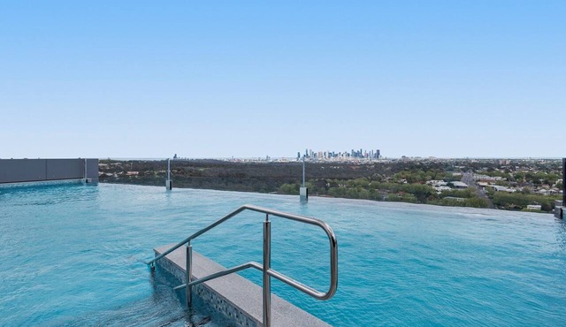Stylish City-View Apartment with Amenities