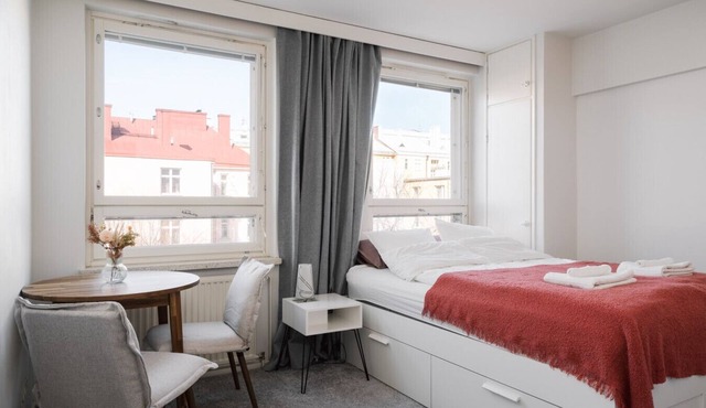 Stylish Downtown Studio with Excellent Location