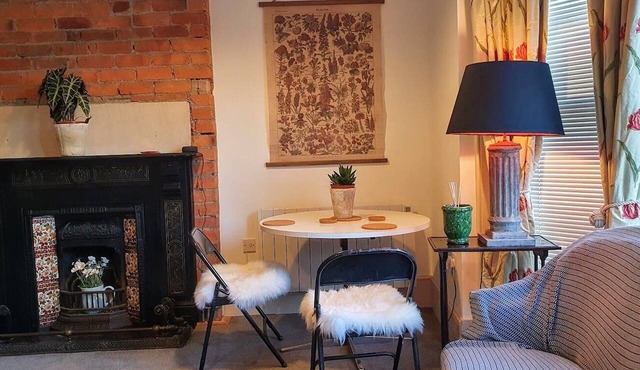 Stylish Town Centre Studio Apartment