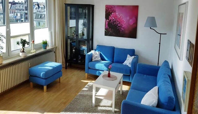 Sun-drenched apartment close to the city - perfect for long-term guests! Balcony elevator