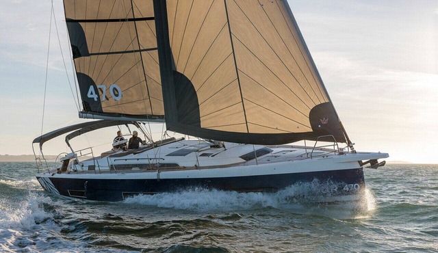 Sun-Kissed Sailing Adventure in the Stunning Islas Cícladas