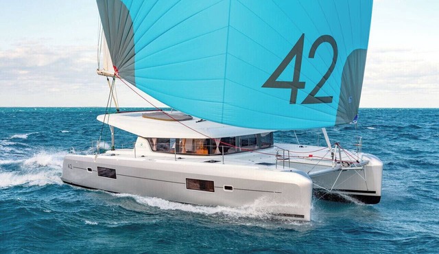 Sun-Kissed Sailing Adventure in the Stunning Islas Cícladas