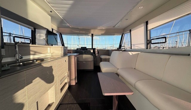 Sun-Kissed Sailing Adventure in Antiguo Puerto de La Rochelle