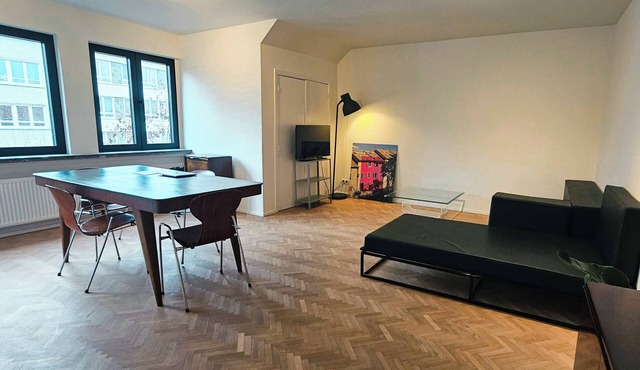 Sunny charming penthouse near Ghent station