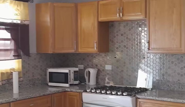 Sunset At Chalvilles - Peaceful 2-bedroom house with AC in The Valley