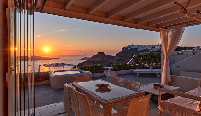 Sunset View Villa Santorini - 3 Bedroom Villa & Private Jacuzzi