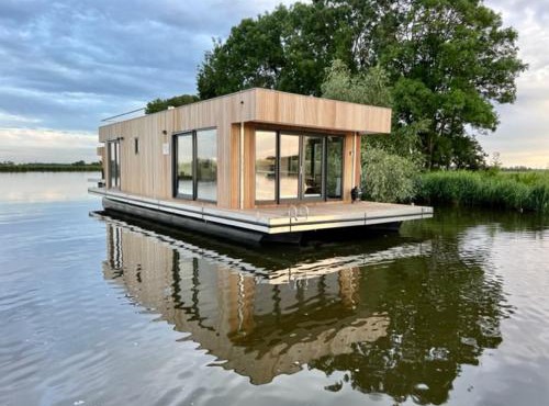 Surla houseboat "Sunrise" Kaag with Free Tender boat