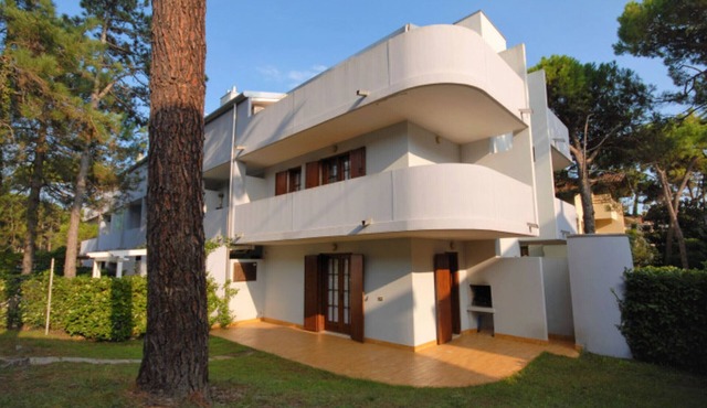 Terraced house 700mt from the sea