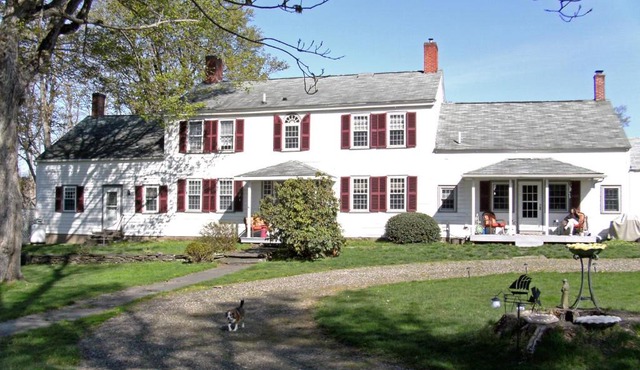 The 1810 Juliand House Bed & Breakfast