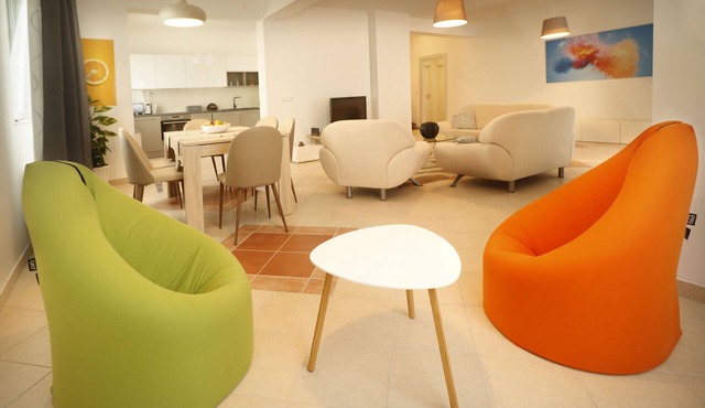 The apartment is 5 minutes from the town of Kastav.