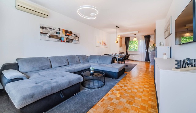 The Green Corner Apartment With Balcony, Zagreb, Croatia