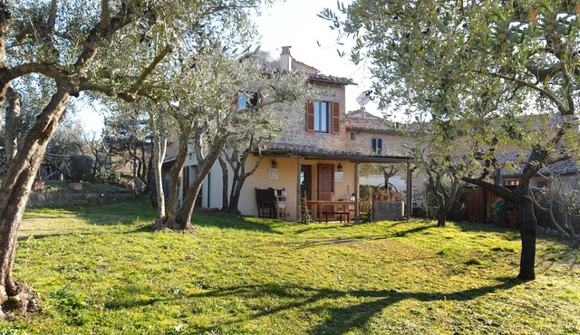The House Annavittoria/garden in the village of Monticchiello