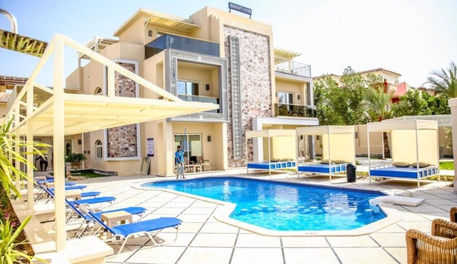 Three-Bedroom Apartment Serenity Home Hurghada 03