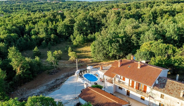 Three bedroom apartment with a swimming pool Labin (A-23022-a)