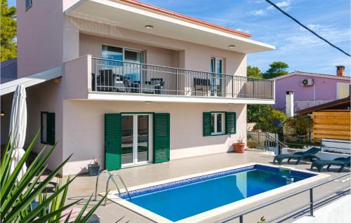 Three-Bedroom Holiday Home In Nova