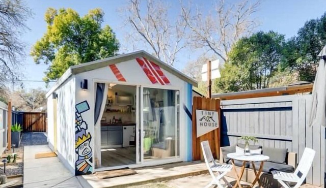 TINY ART HOUSE near the beat