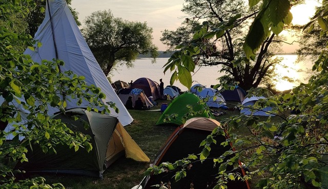 Tipi camp for groups directly on the lake, lake district