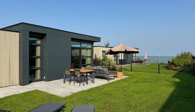 Top-modernes Chalet Möwennest mit Großem Garten am Ijsselmeer