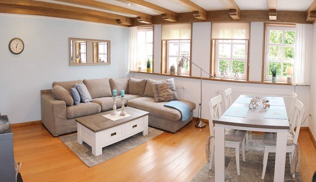 Tradition meets modernity: captain's house on the Friedrichschleuse *