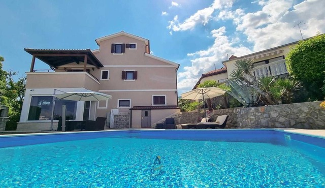 Tranquil Villa Lora: Retreat by Opatija just 150m from the Beach"