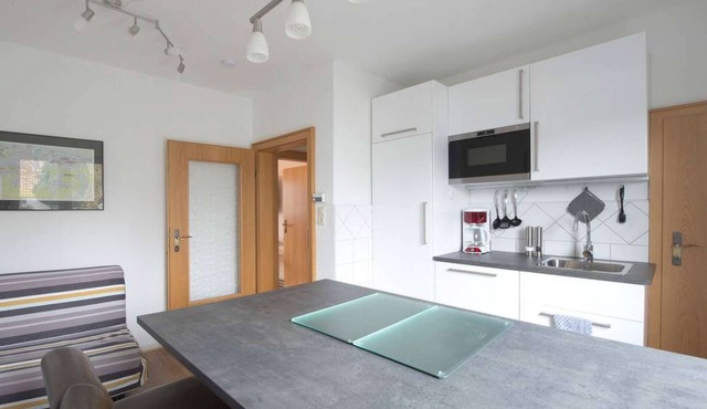 Two Bedroom Apartment with big Kitchen close to Frankfurt