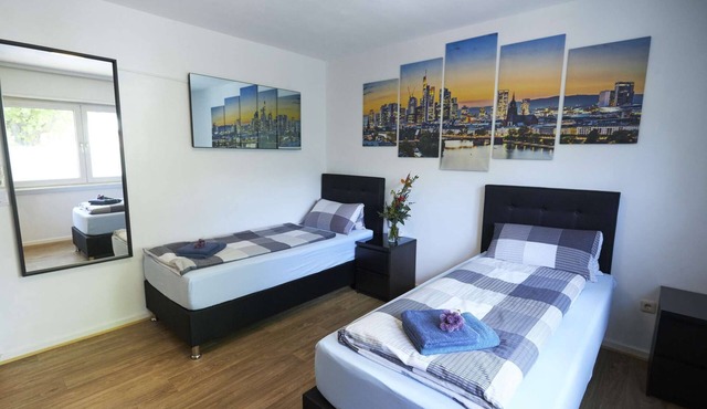Two Bedroom Apartment with big Kitchen close to Frankfurt