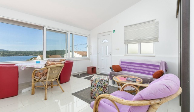 Two bedroom apartment with terrace Nečujam, Šolta (A-18993-a)