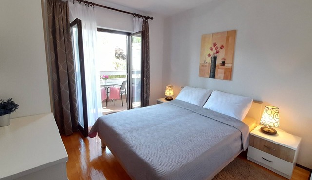 Two bedroom apartment with terrace Sveti Anton, Krk (A-5288-a)