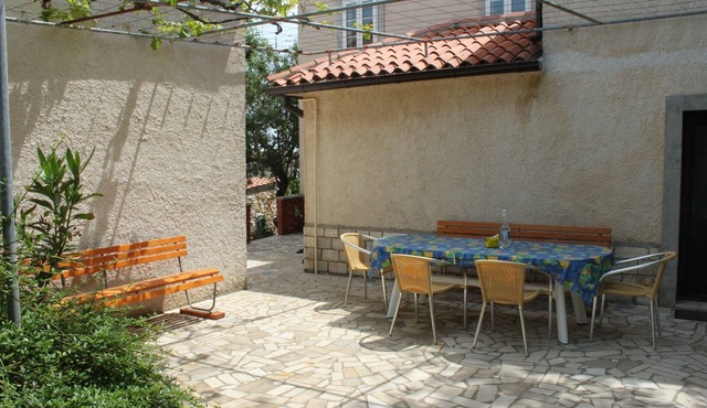 Two bedroom apartment with terrace Nerezine, Lošinj (A-3479-b)