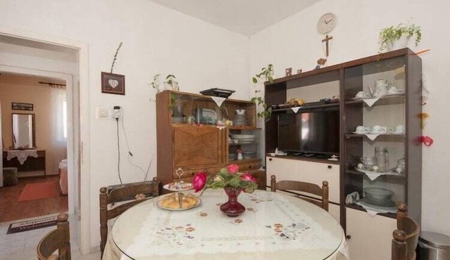 Two Bedroom Apartment with Terrace(A1)