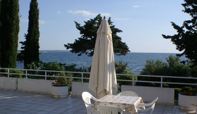 Two bedroom apartment near beach Novalja, Pag (A-4114-b)