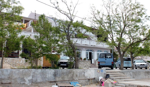 Two bedroom apartment near beach Metajna, Pag (A-6289-f)