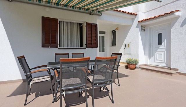 Two bedroom apartment near beach Supetarska Draga - Gonar, Rab (A-18650-c)