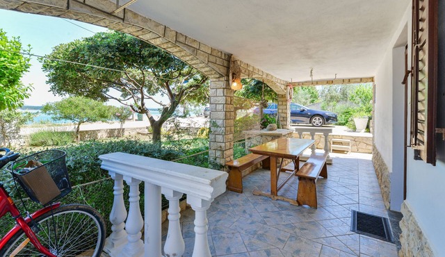 Two bedroom apartment near beach Tkon, Pašman (A-336-a)