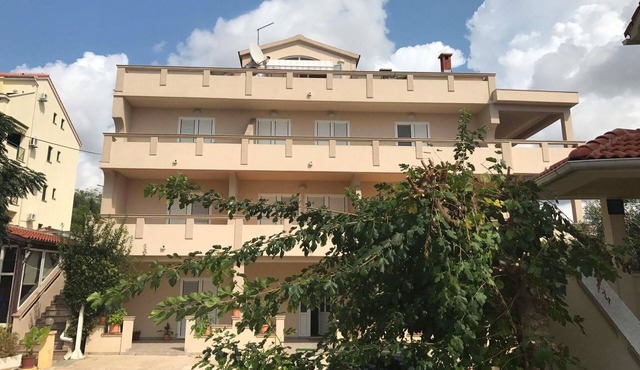 Two bedroom apartment with a swimming pool Novalja, Pag (A-211-b)