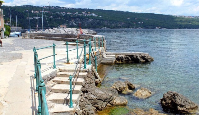 Two bedroom apartment with terrace and sea view Kastav, Opatija (A-13441-a)
