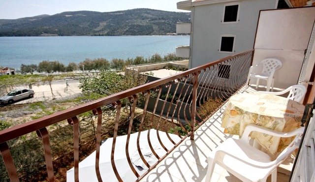 Two bedroom apartment with balcony and sea view Marina, Trogir (A-6116-d)