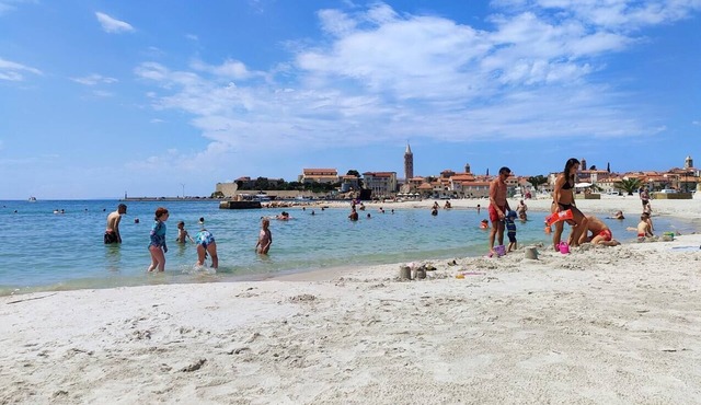 Two bedroom apartment with terrace and sea view Banjol, Rab (A-4952-a)