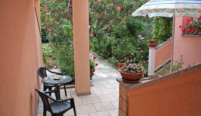 Two bedroom apartment with terrace Palit (Rab) (A-5028-a)
