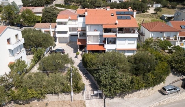 Two bedroom apartment with balcony Rab (A-14792-d)