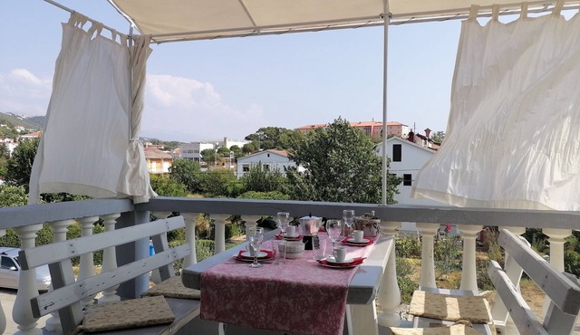 Two bedroom apartment with terrace Palit, Rab (A-14996-b)