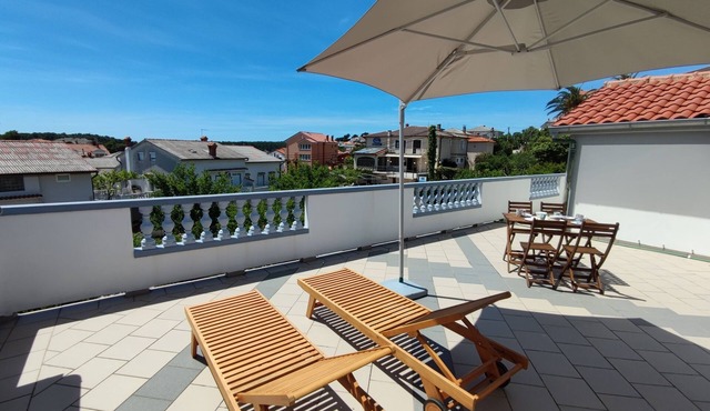 Two bedroom apartment with terrace Palit, Rab (A-14996-c)